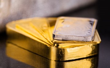 Gold Moves Towards 2020 High