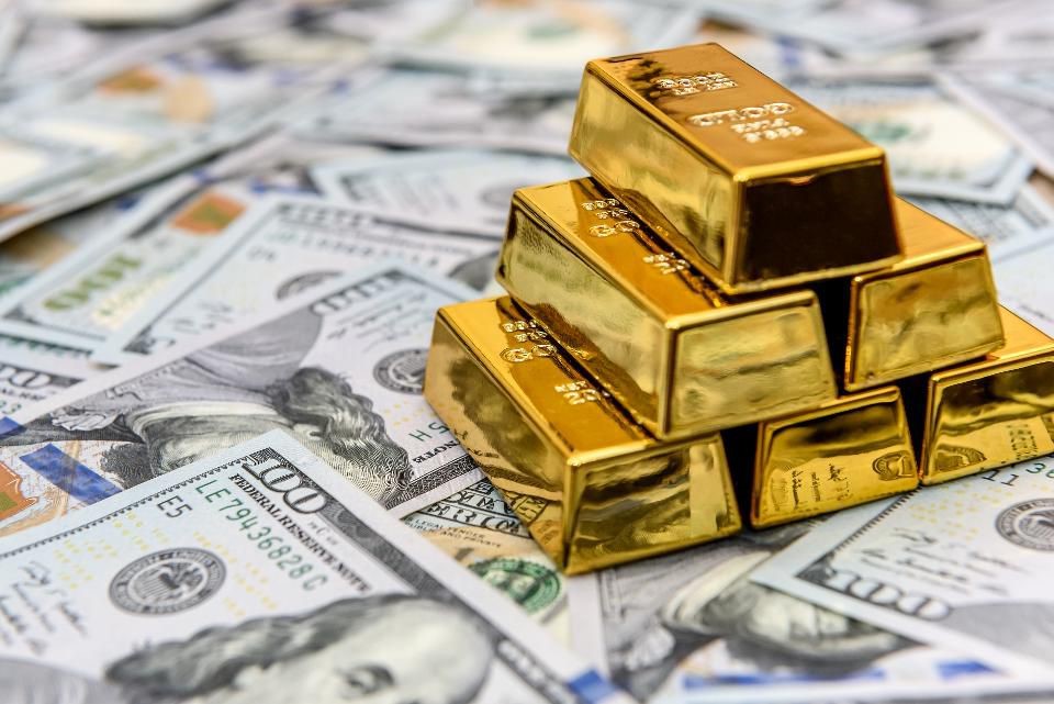 Gold Tests Key $2,050 Resistance Level