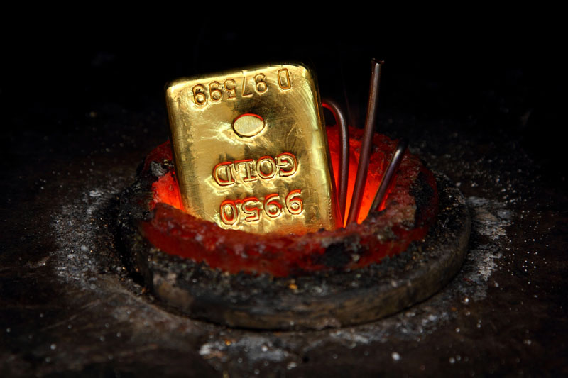 Strong U.S. Retail Sales Causes Gold Correction