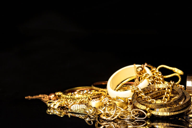 Gold Prices Fall Today After Sharp Rise, Silver Edges Higher