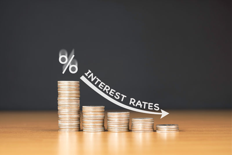 Analysts Predict Lower Interest Rates by August
